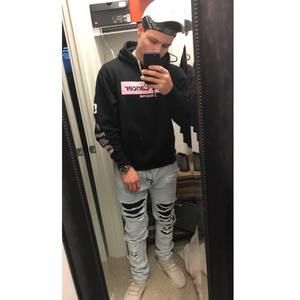 Meet your Posher, Tylar